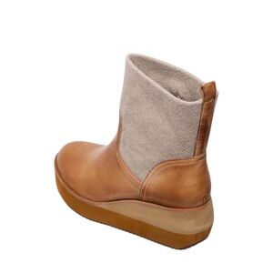 Antelope Farah boots, 2.5” lift, size 38 or 7.5, mint condition